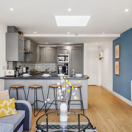 Modern Bristol Abode - Parking And Garden Apartment Exterior photo